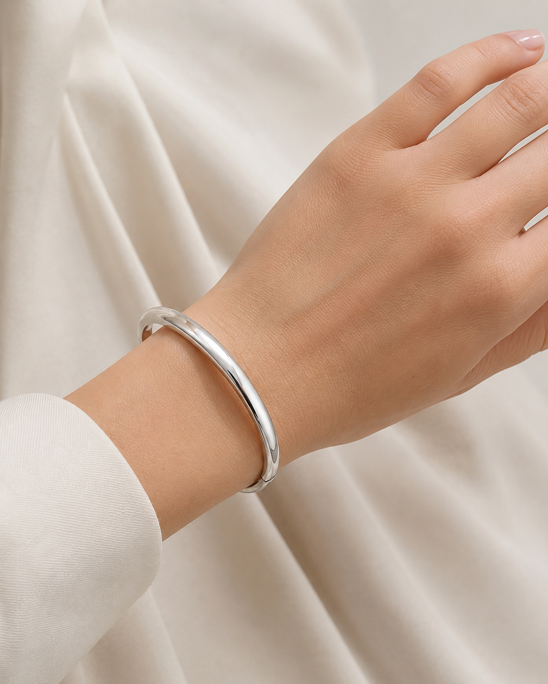 Luna Slim Bangle
